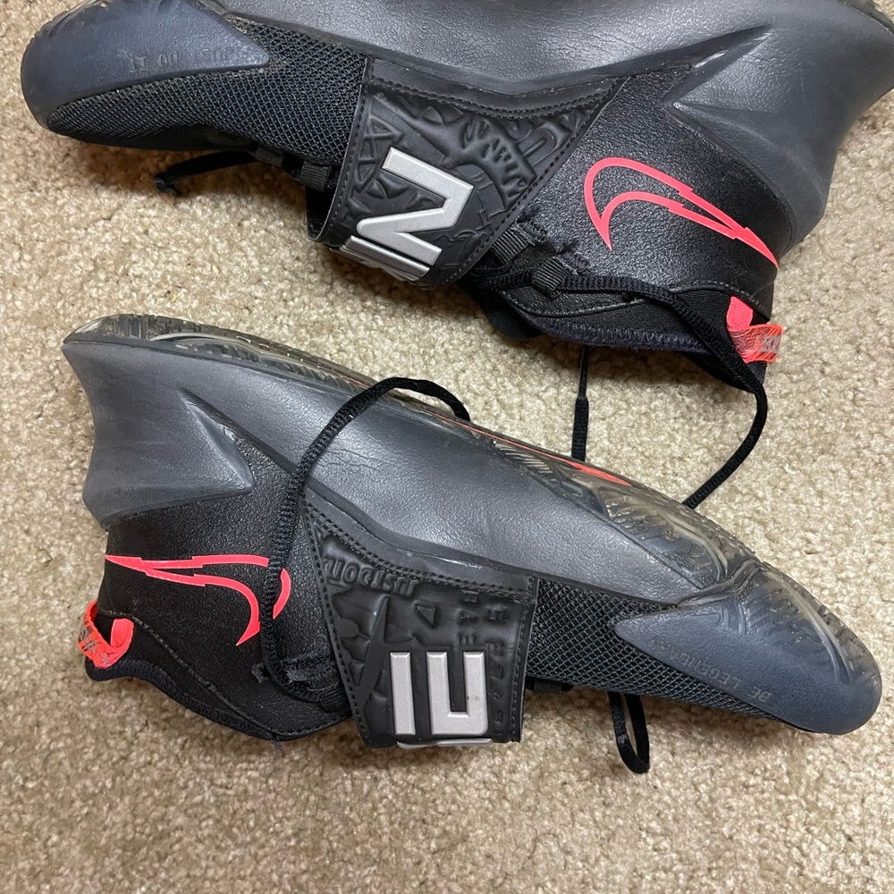 6.5Y Nike Future Court 3 Basketball Shoes Black & Red CT2866-003 - Picture 5 of 11